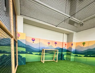 Песочница и футбольное поле